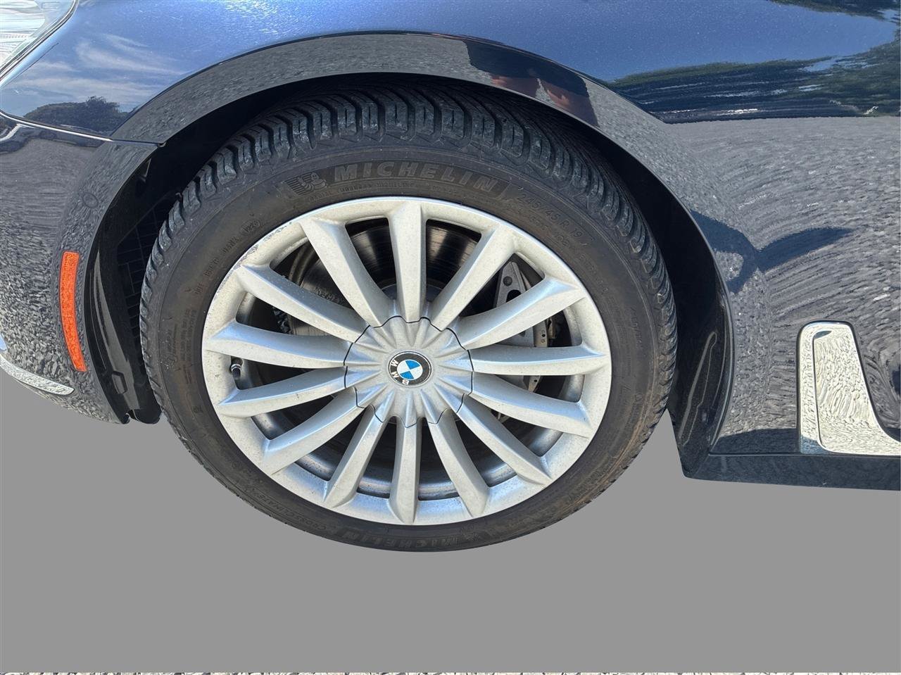 Used 2019 BMW 740i xDrive w/ Executive Package AWD/4WD image 33