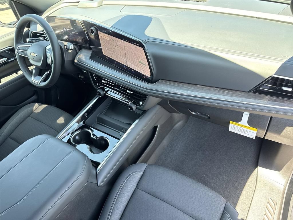 New 2026 Chevrolet Suburban LS RWD image 34