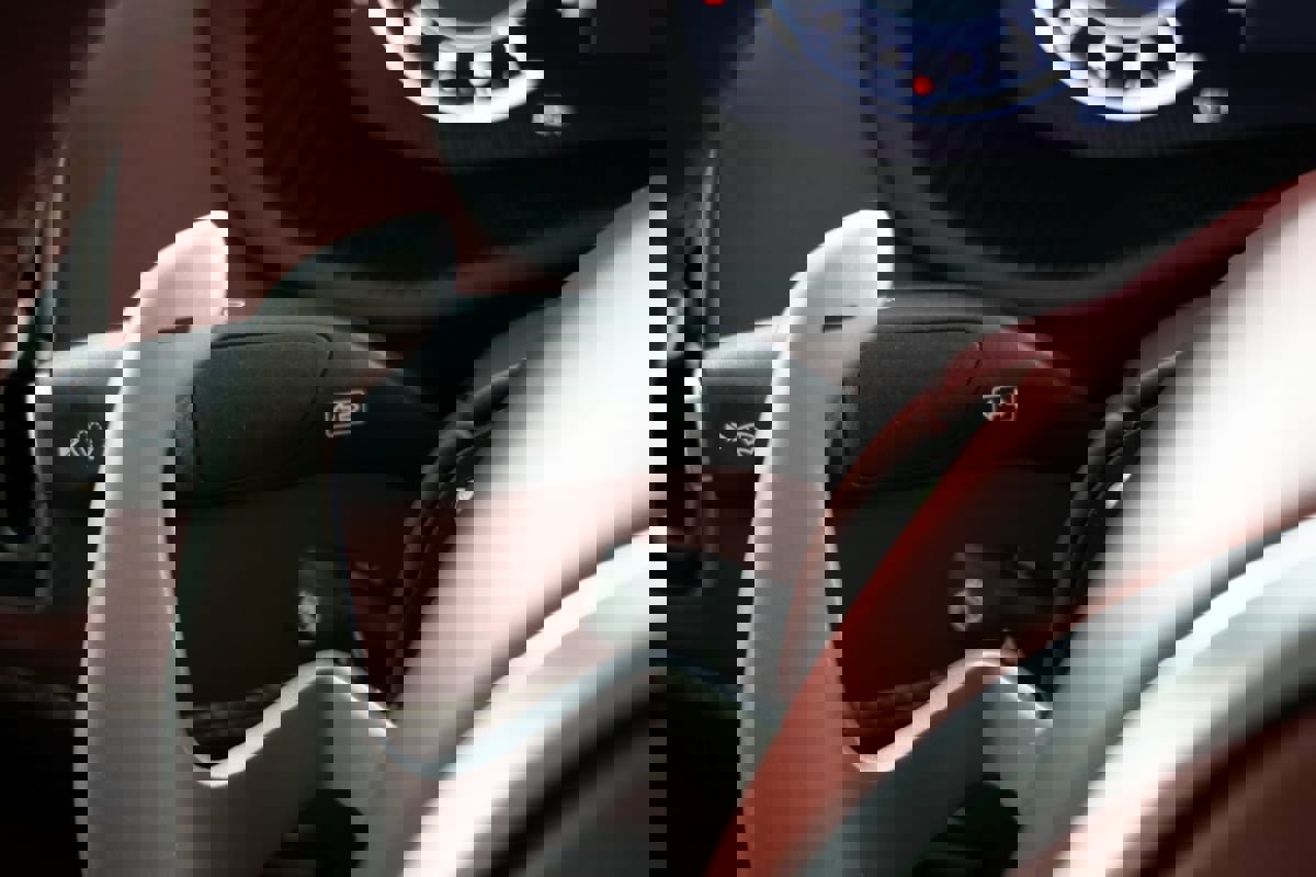 Used 2021 Aston Martin DBX image 26