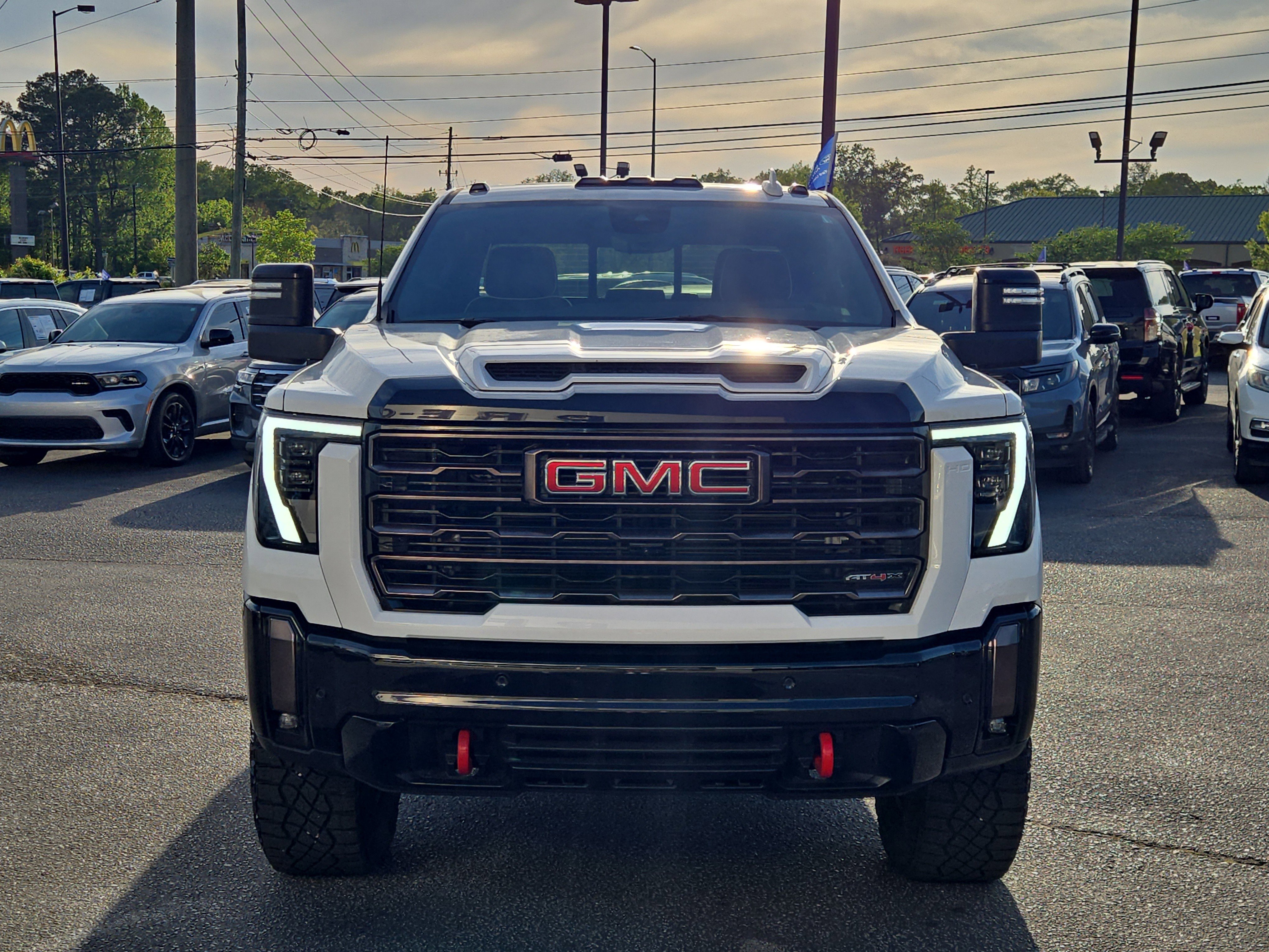 Used 2024 GMC Sierra 2500 AT4X image 3