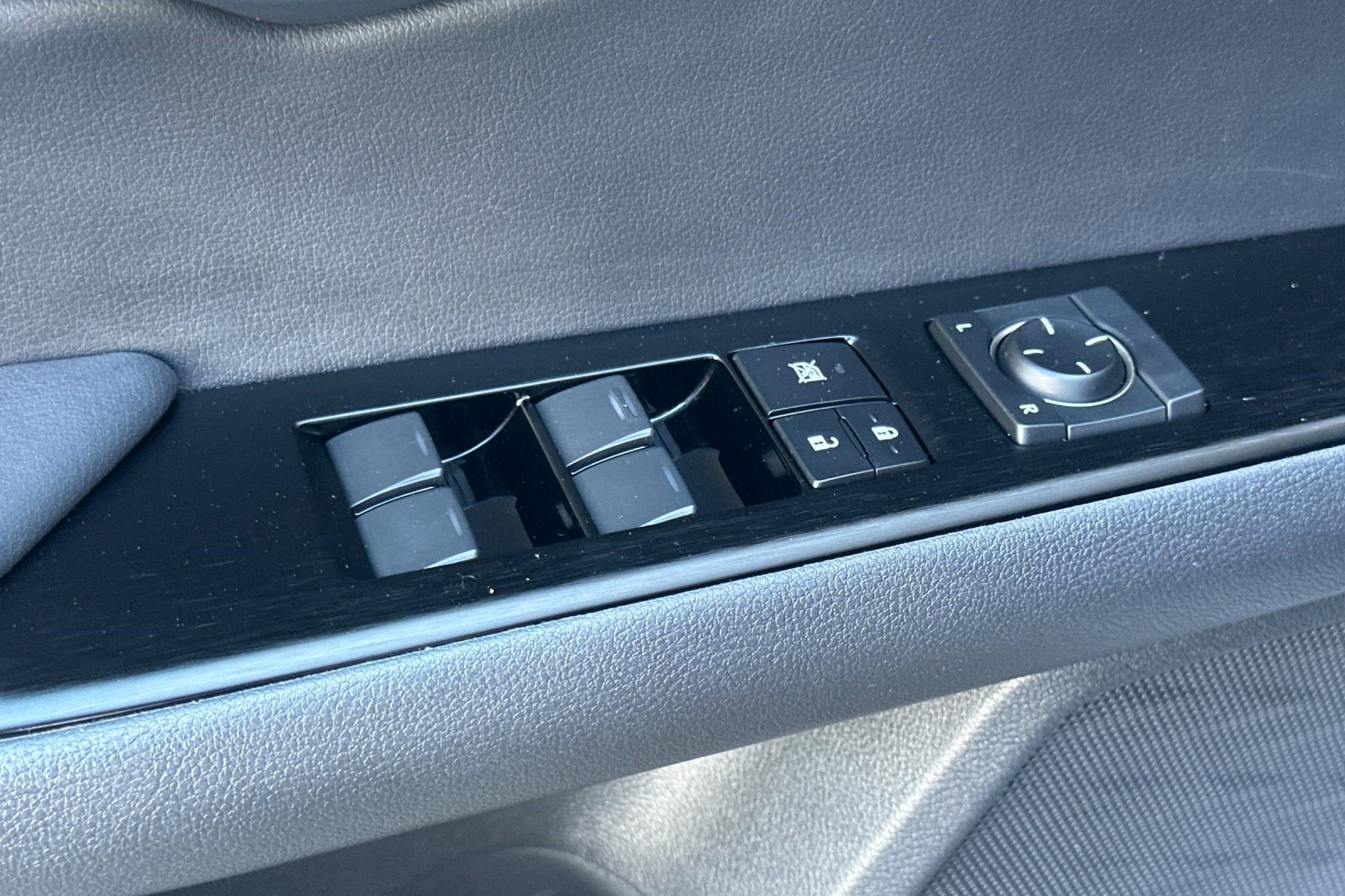 Certified 2022 Lexus UX 250h F Sport image 13