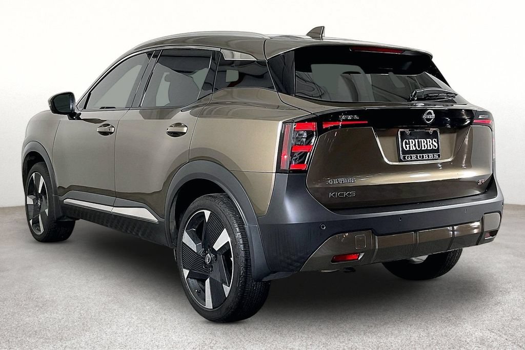 Certified 2025 Nissan Kicks SR FWD image 14