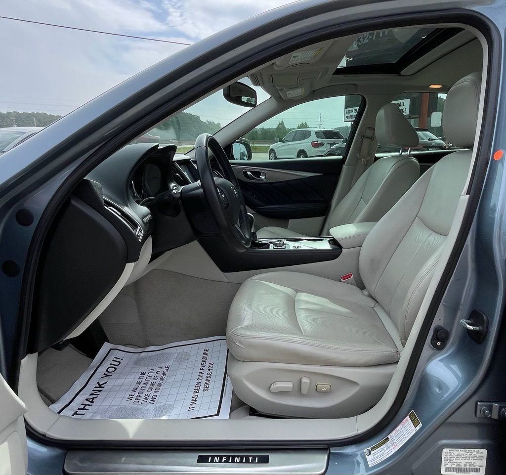 Used 2015 INFINITI Q50 Premium w/ Navigation Package RWD image 18