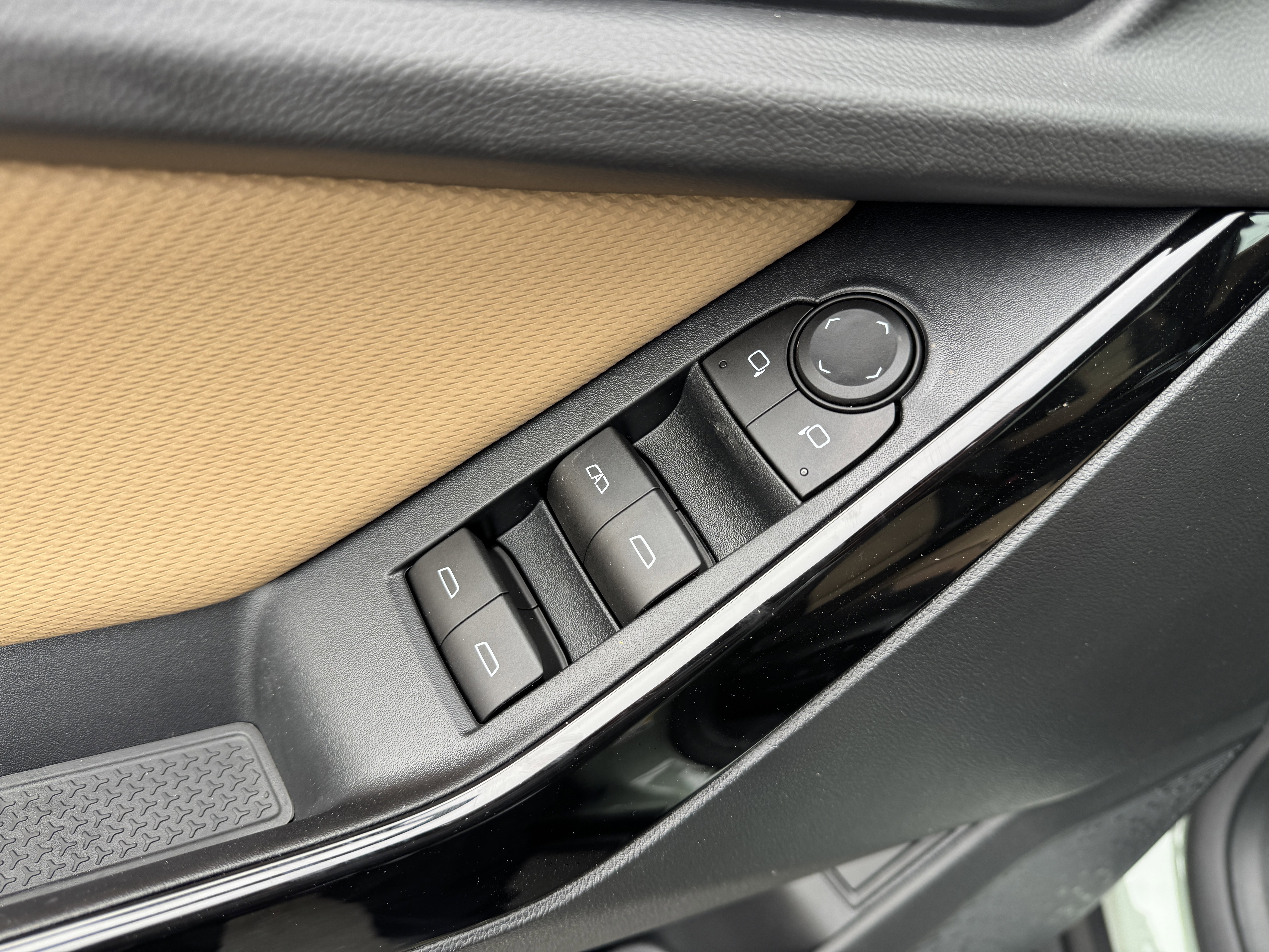 New 2026 Chevrolet Equinox ACTIV w/ Convenience Package III image 12