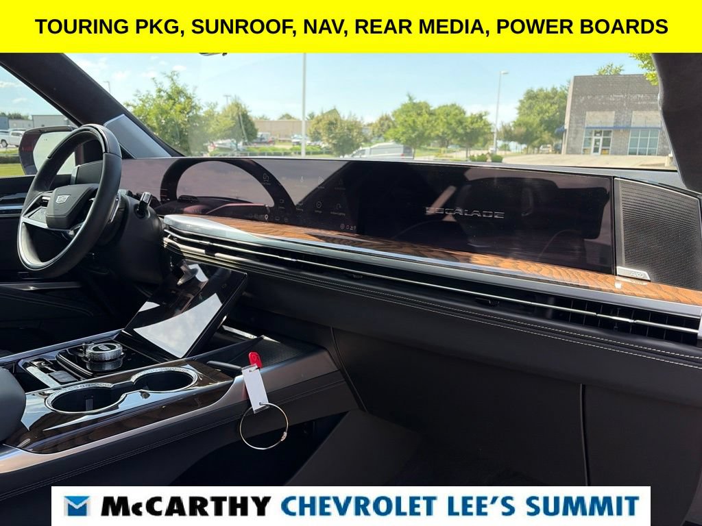 Used 2026 Cadillac Escalade Platinum Sport w/ LPO, ONYX Package AWD/4WD image 37