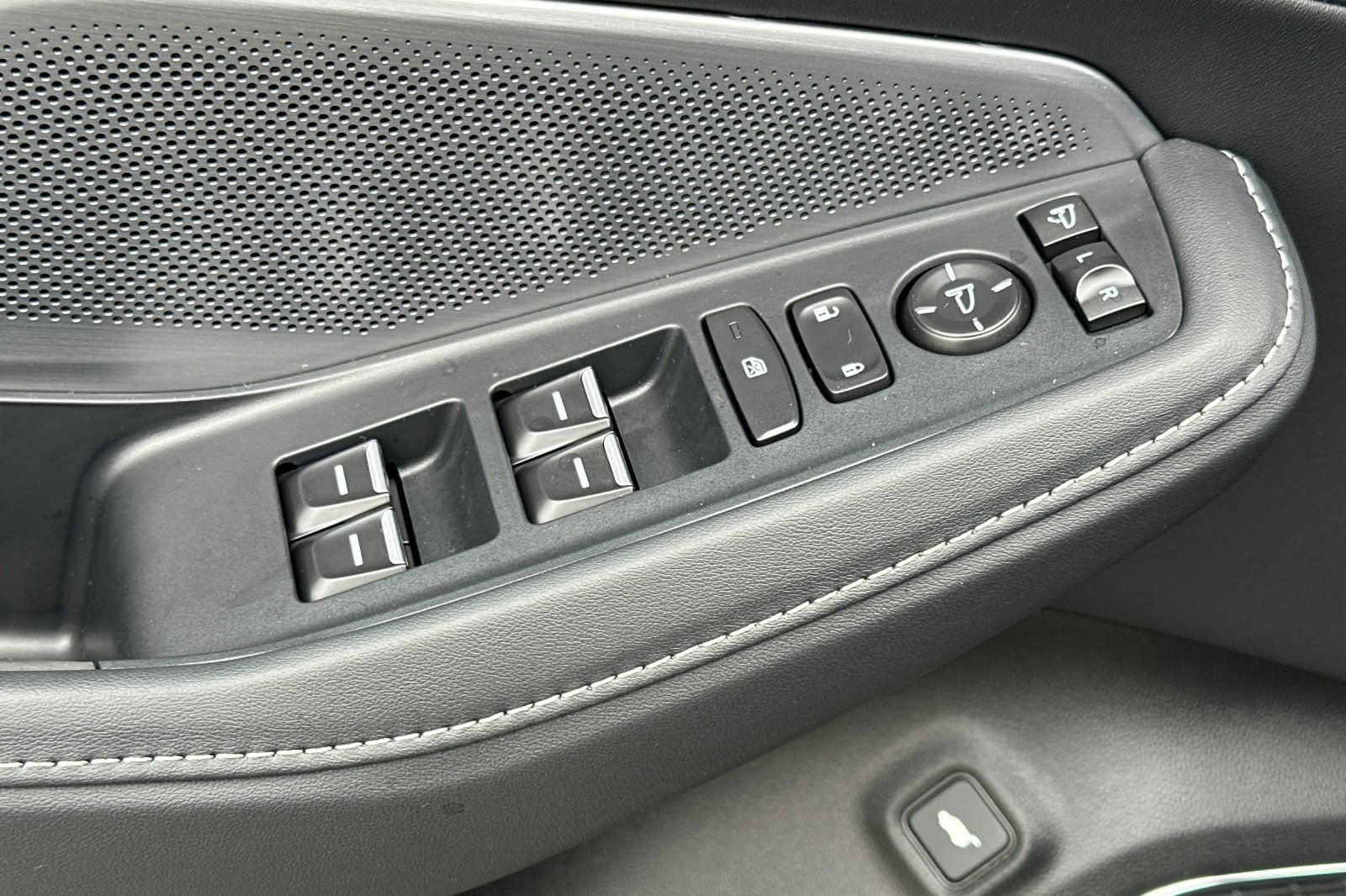 New 2026 Acura MDX w/ Technology Package FWD image 11