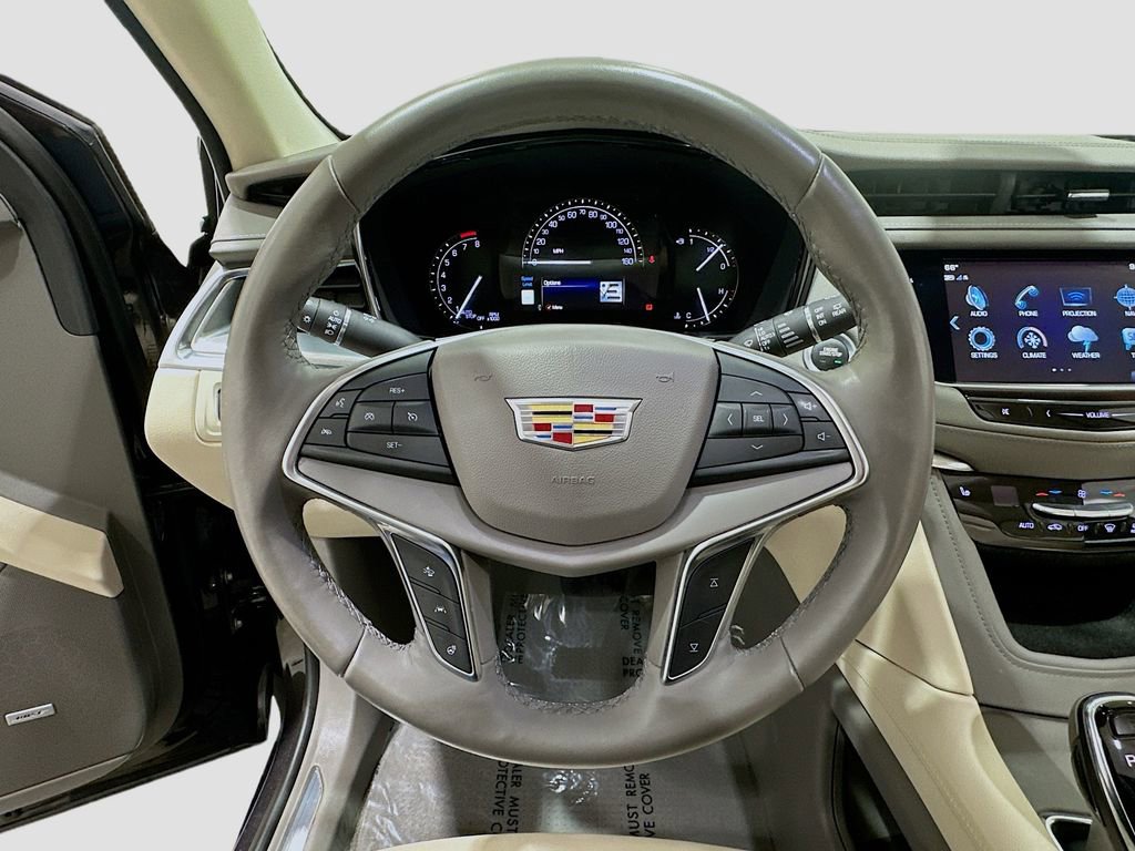 Used 2018 Cadillac XT5 Luxury w/ Driver Awareness Package image 11