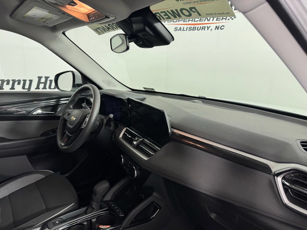 Used 2025 Chevrolet TrailBlazer LT AWD/4WD image 40