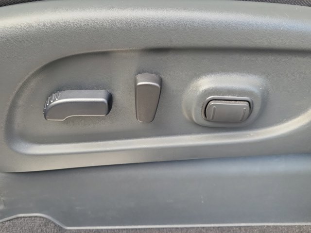 Used 2024 Nissan Titan SV w/ SV Convenience Package image 25