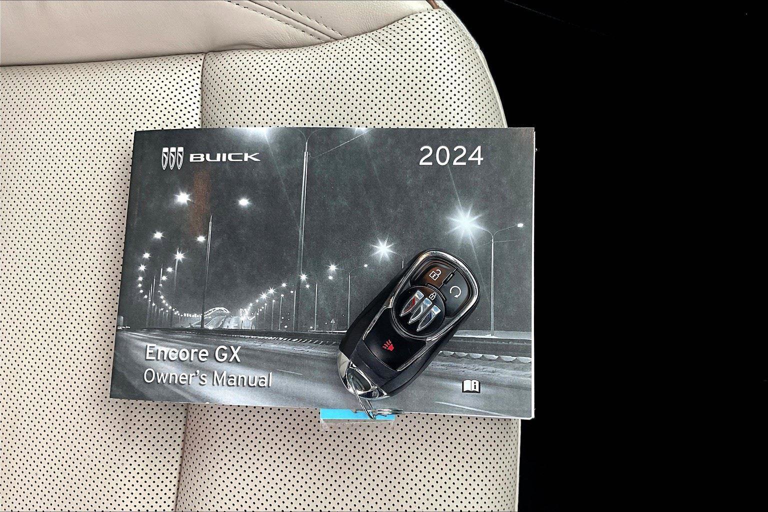 Certified 2024 Buick Encore GX Avenir image 11