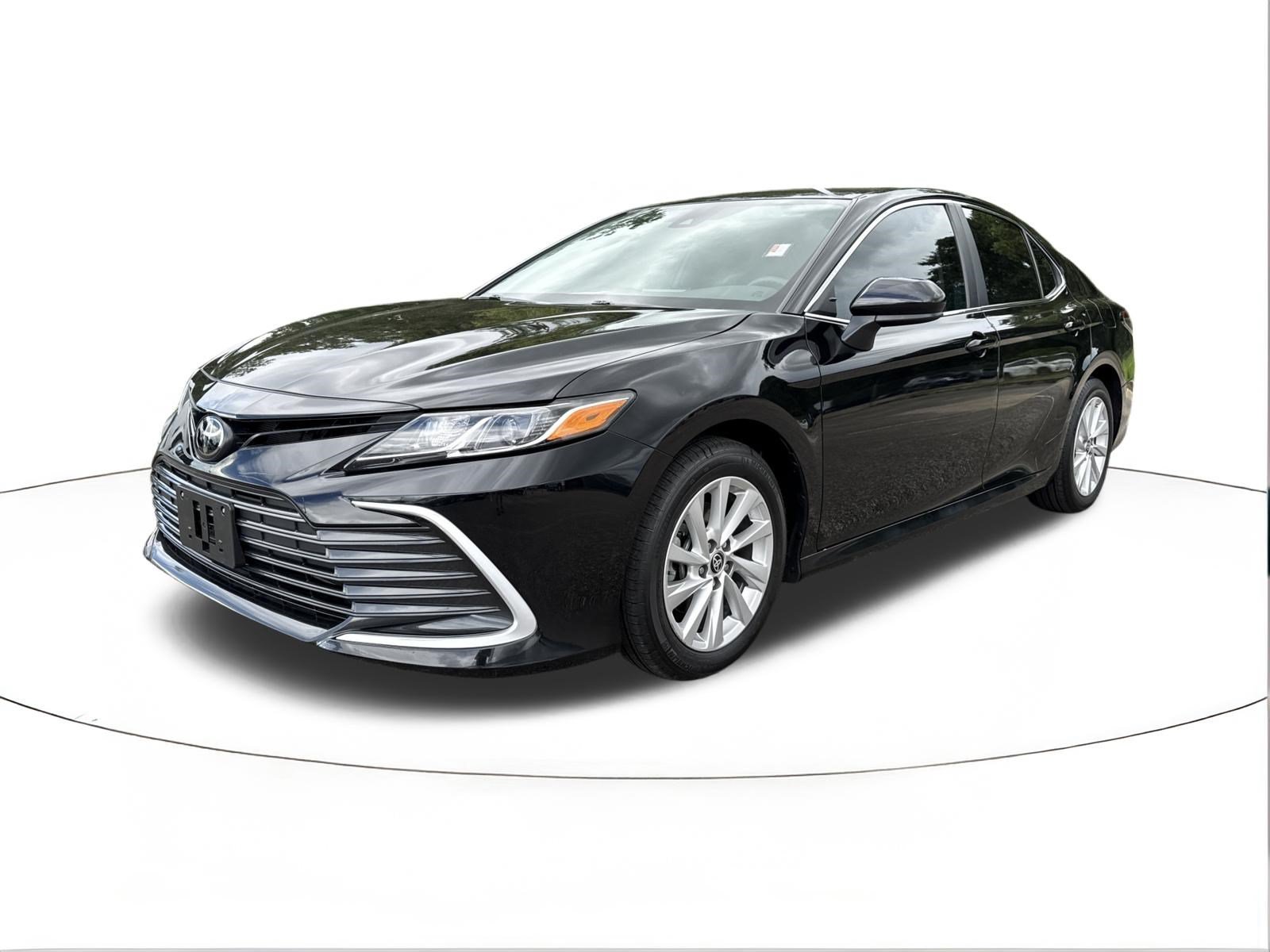 Used 2023 Toyota Camry LE FWD image 7