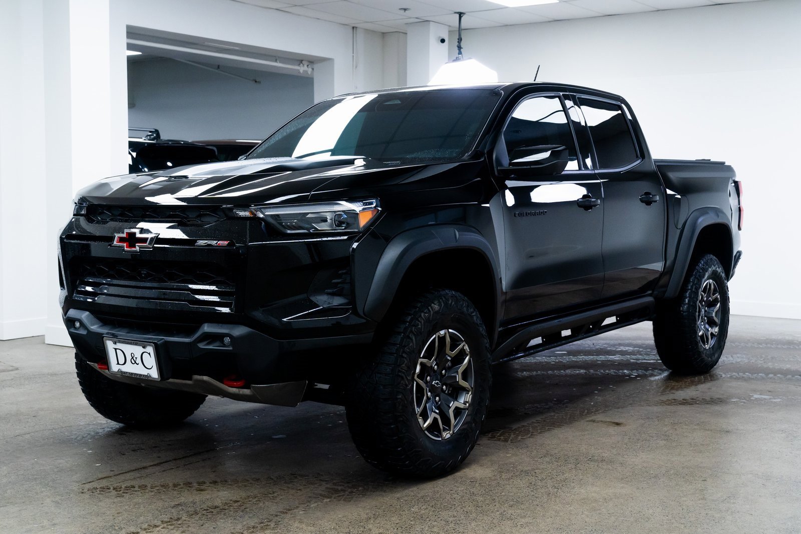 Used 2023 Chevrolet Colorado ZR2 w/ ZR2 Convenience Package III image 3