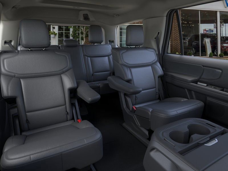 New 2026 Ford Expedition Active image 11