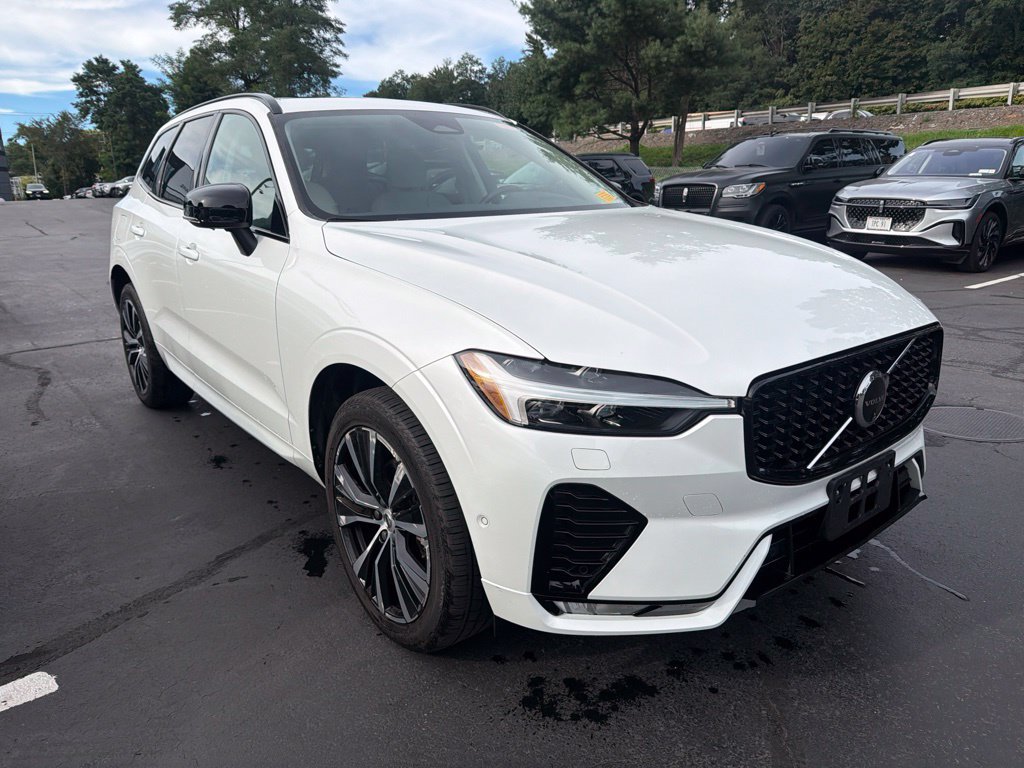 Used 2024 Volvo XC60 B5 Plus w/ Protection Package Premier AWD/4WD image 5