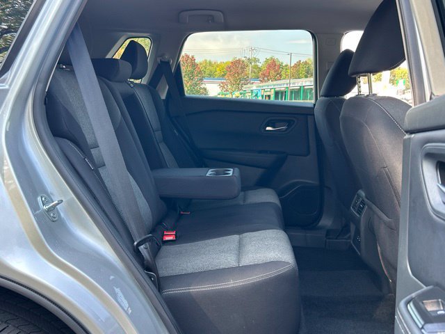 Used 2025 Nissan Rogue SV AWD/4WD image 36