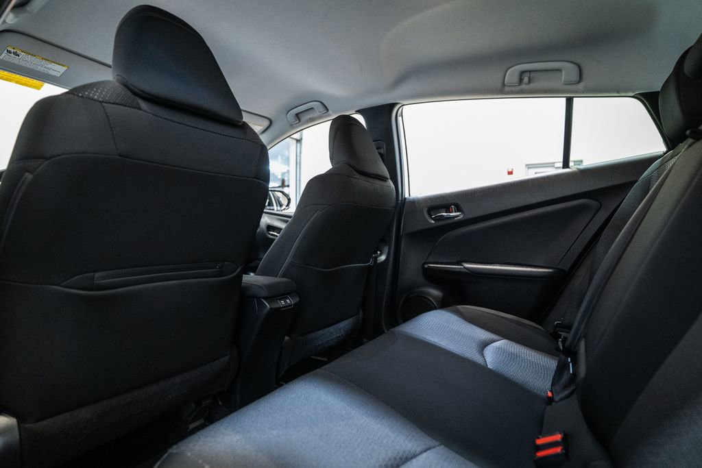 Used 2020 Toyota Prius LE image 29