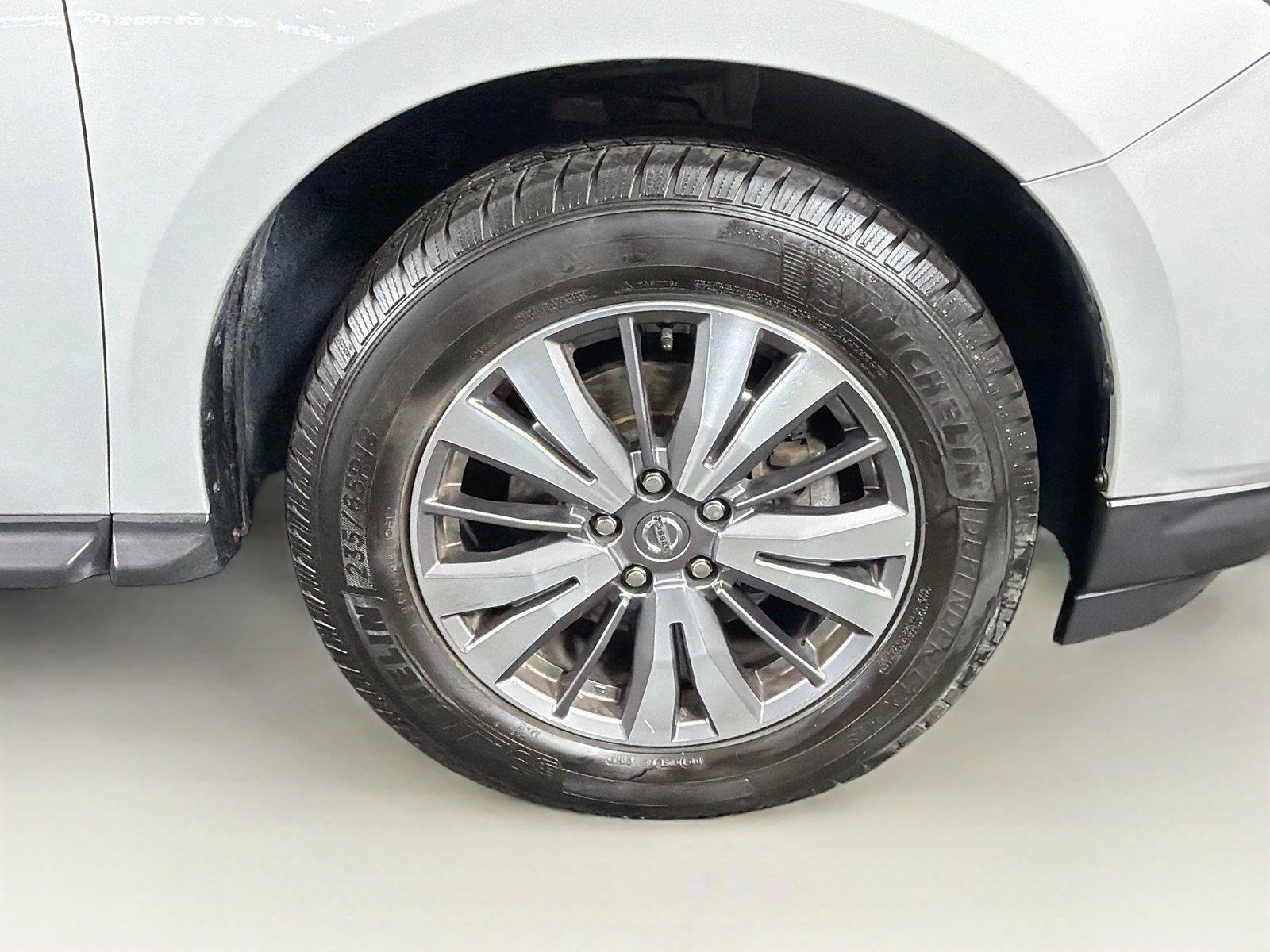 Used 2019 Nissan Pathfinder SV AWD/4WD image 35