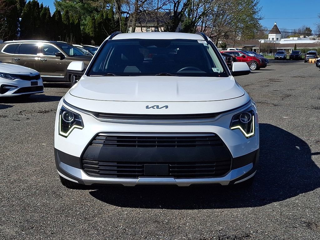 Certified 2023 Kia Niro EX FWD image 2