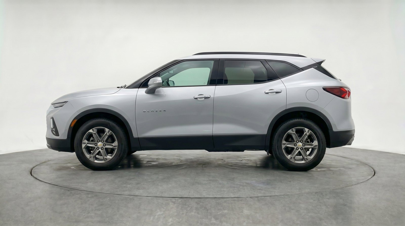 Used 2025 Chevrolet Blazer LT FWD image 5