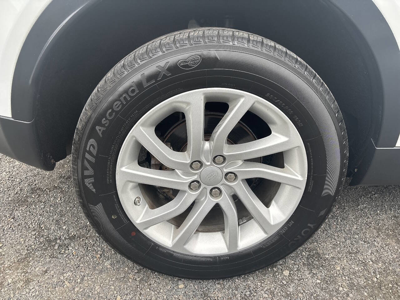 Used 2017 Land Rover Discovery Sport HSE image 37