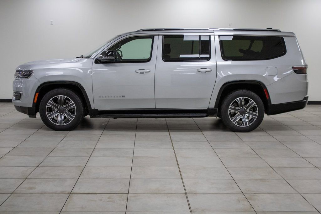 Used 2024 Jeep Wagoneer L Series II w/ Flexible Seating Group image 7