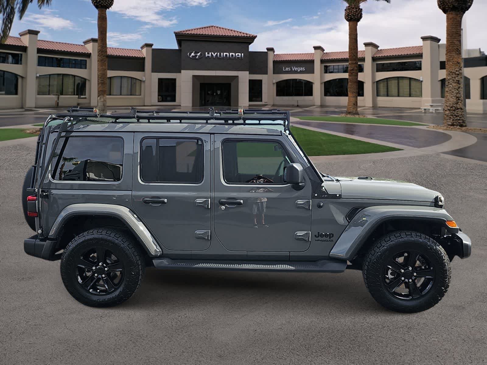 Used 2020 Jeep Wrangler Unlimited Sahara AWD/4WD image 9