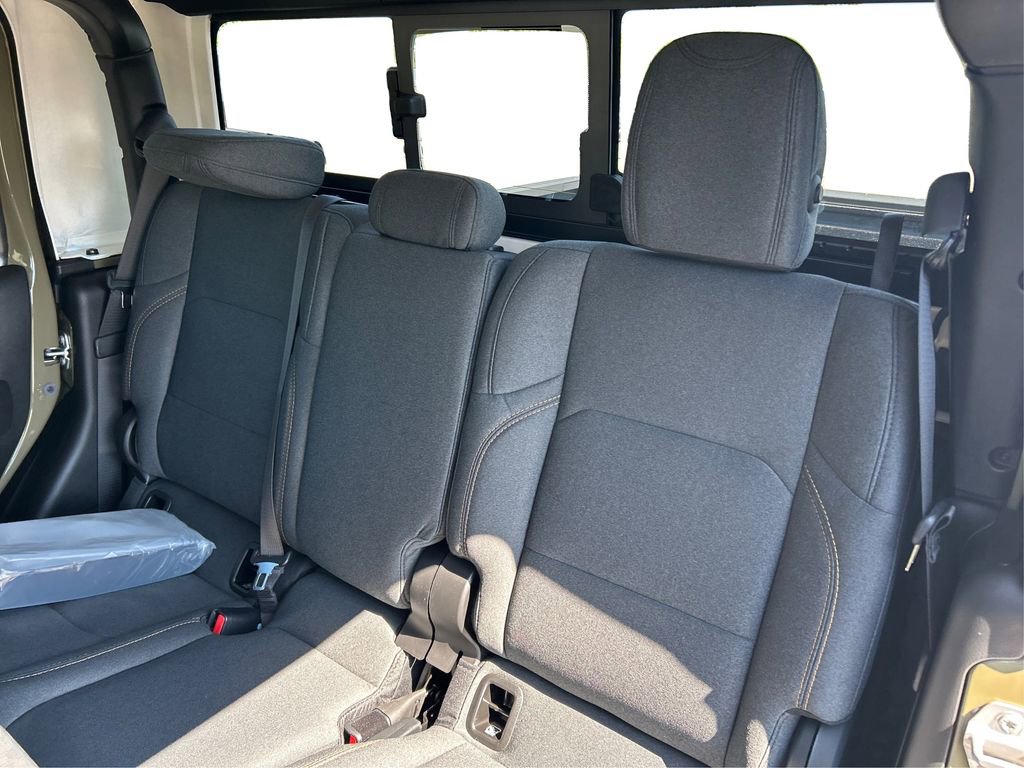 New 2025 Jeep Gladiator Sport image 19