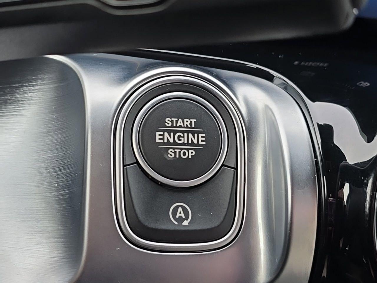 Used 2025 Mercedes-Benz GLB 250 4MATIC image 20