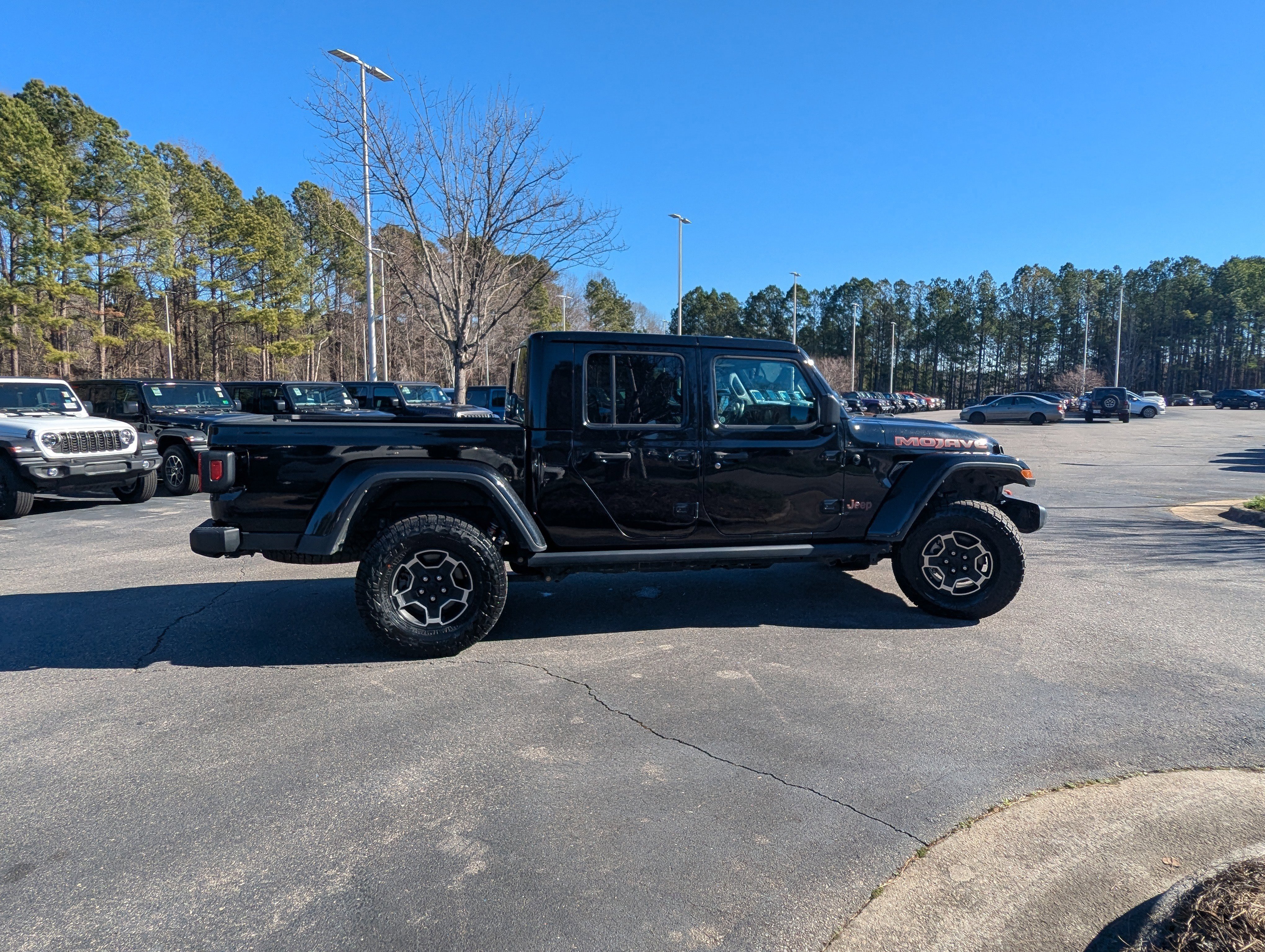 Used 2022 Jeep Gladiator Mojave w/ Cold Weather Group image 4