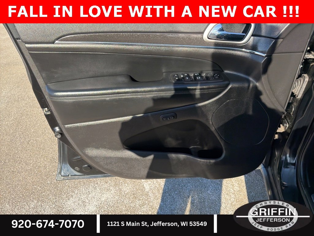 Used 2018 Jeep Grand Cherokee Limited image 24