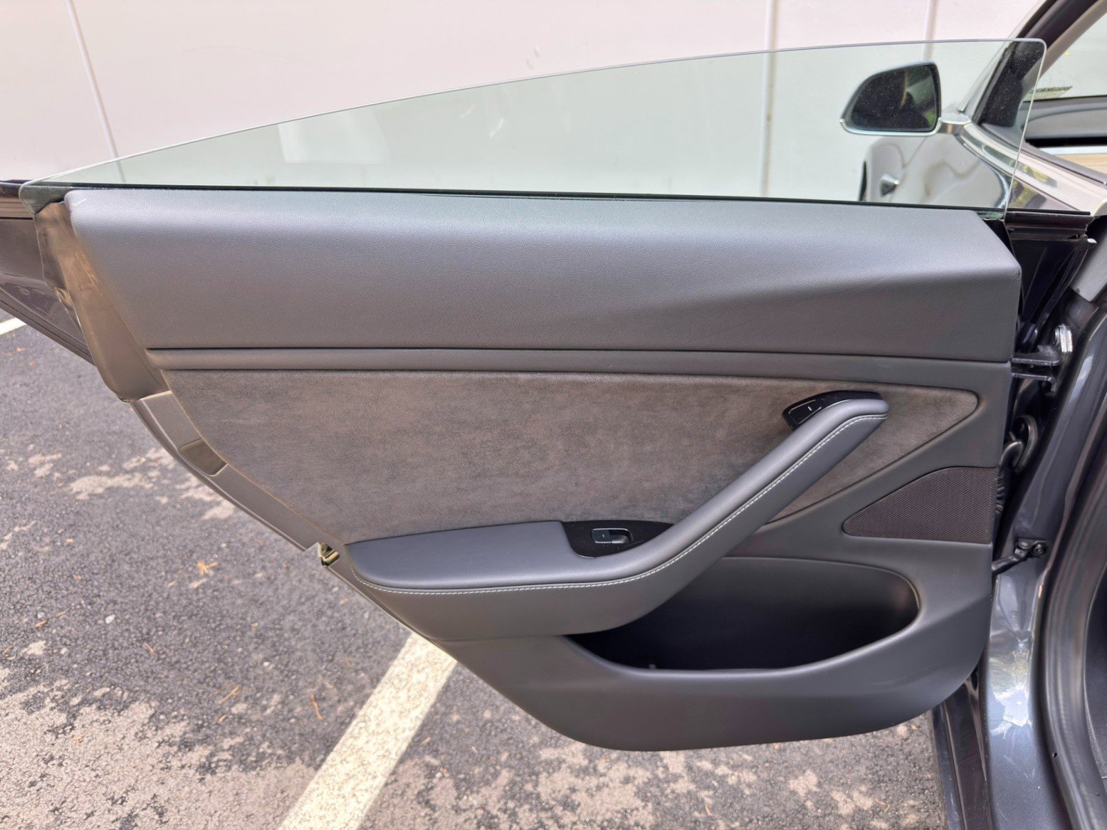 Used 2018 Tesla Model 3 Long Range RWD image 43