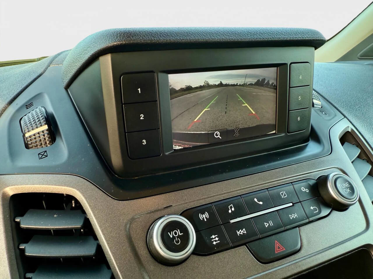 Used 2019 Ford Transit Connect XL image 14