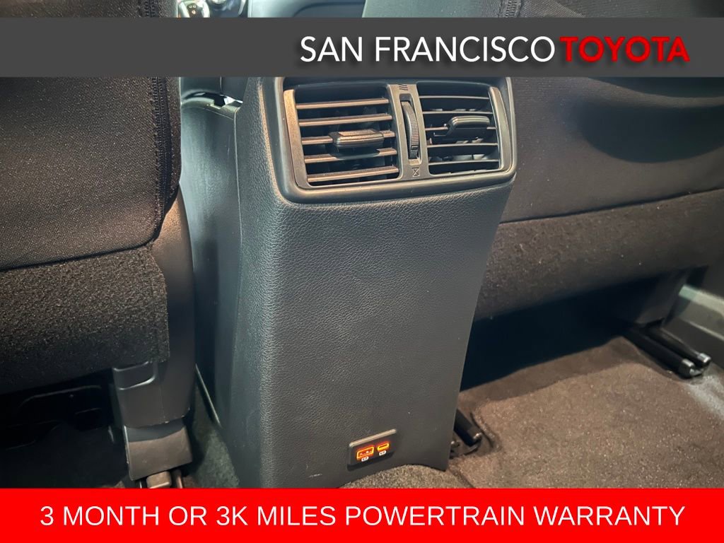 Used 2019 Nissan Rogue SV w/ Premium Package image 17