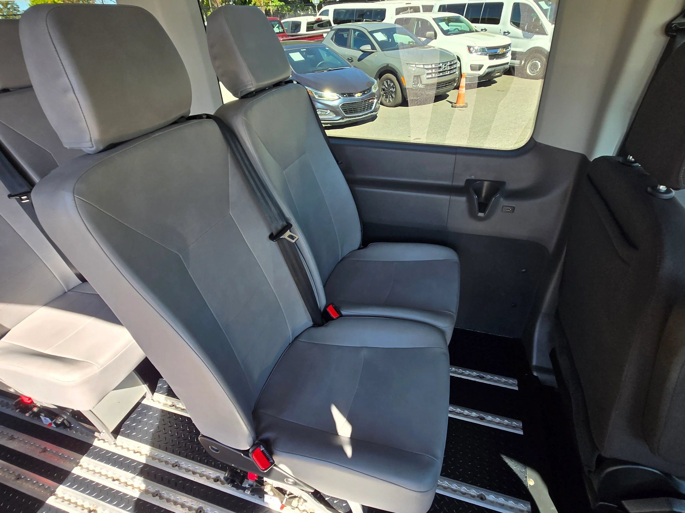 Used 2020 Ford Transit 350 XL RWD image 10