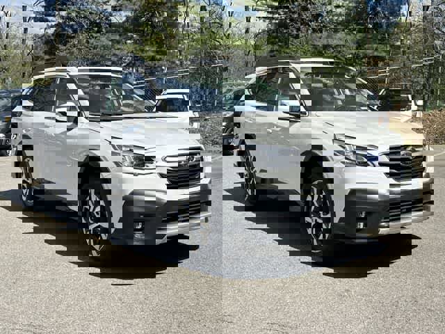 Used 2020 Subaru Outback Limited image 32