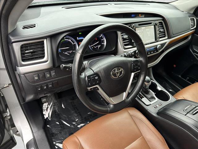 Used 2017 Toyota Highlander Limited Platinum image 13