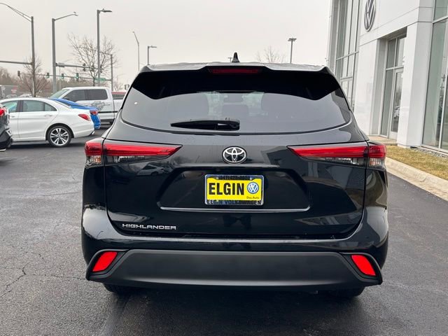 Used 2021 Toyota Highlander L image 5