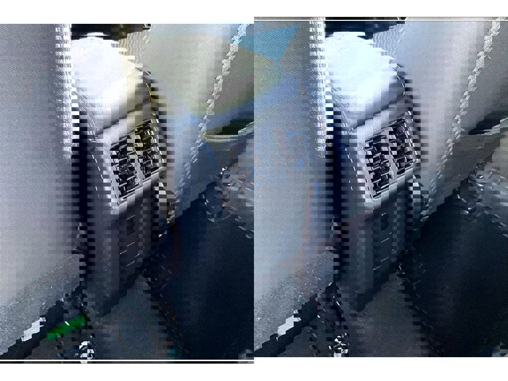 Used 2020 Mitsubishi Outlander ES image 26