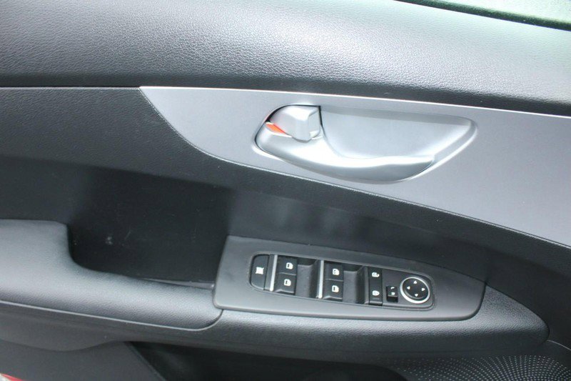 Used 2024 Kia Forte LXS image 9