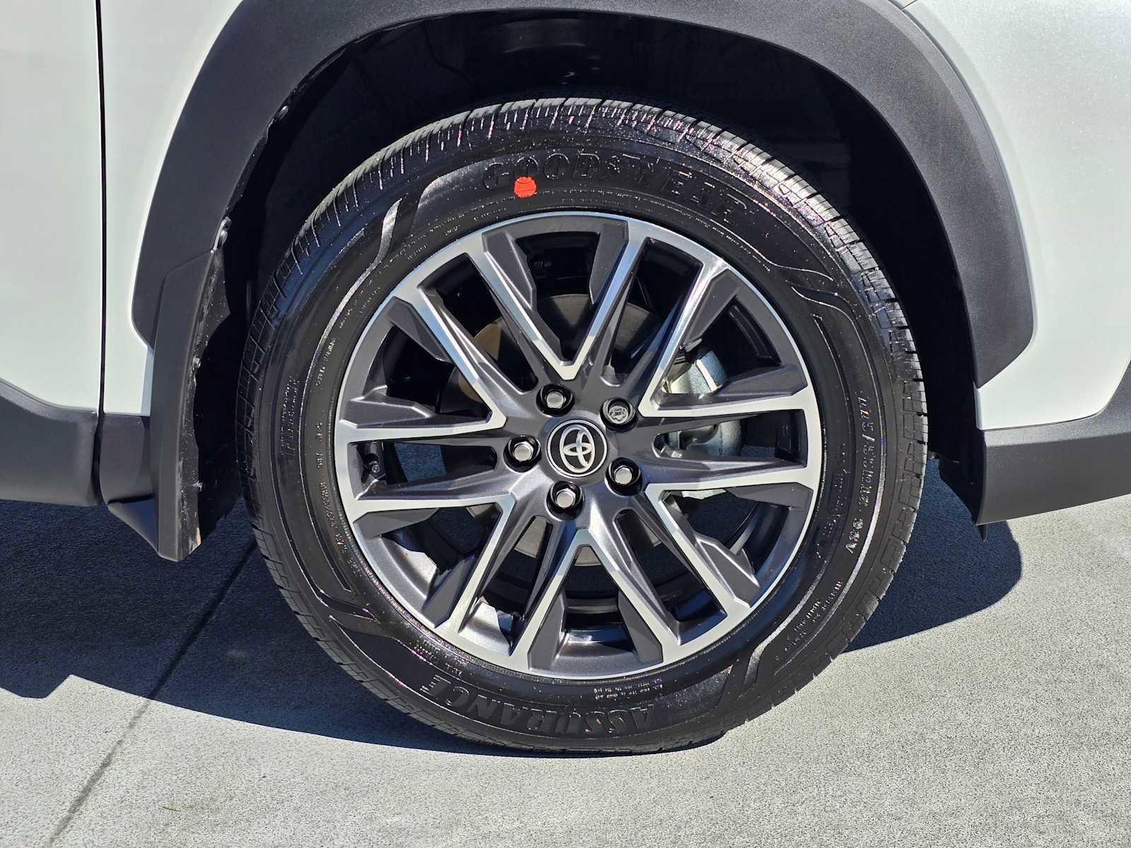 Used 2026 Toyota Corolla Cross XLE w/ Convenience Package image 9