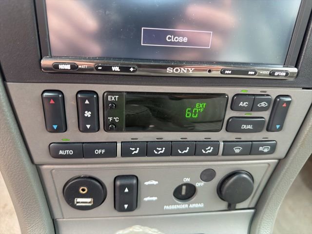 Used 2004 Ford Thunderbird Pacific Coast RWD image 10