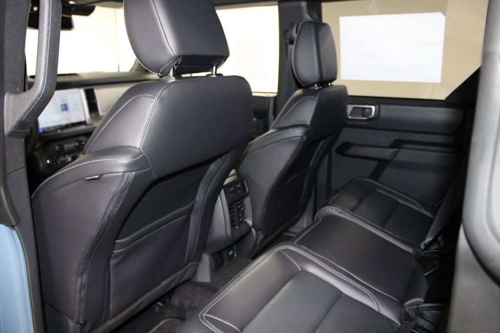 New 2025 Ford Bronco Outer Banks w/ Sasquatch Package image 26