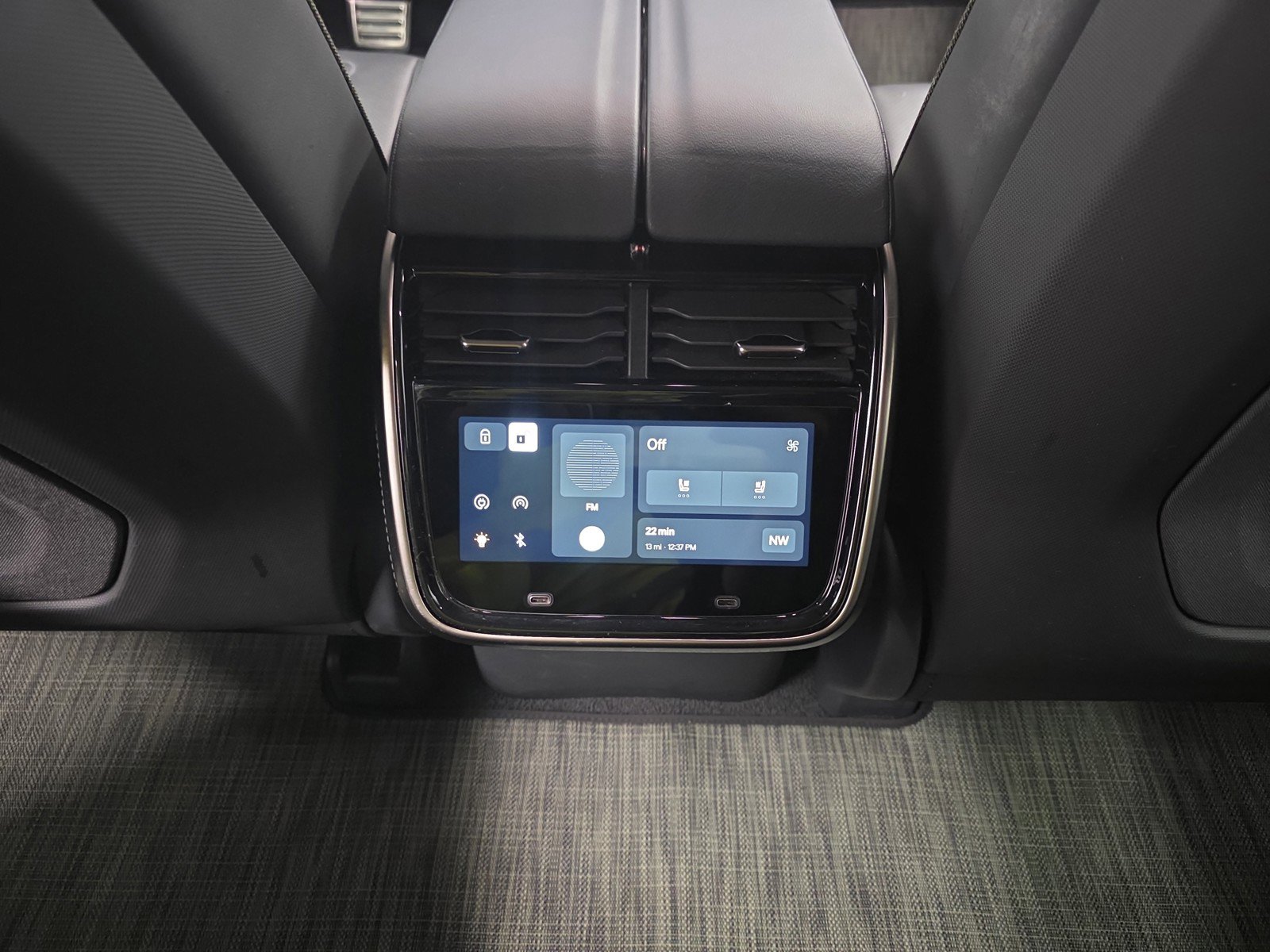 Used 2022 Rivian R1T Adventure image 28