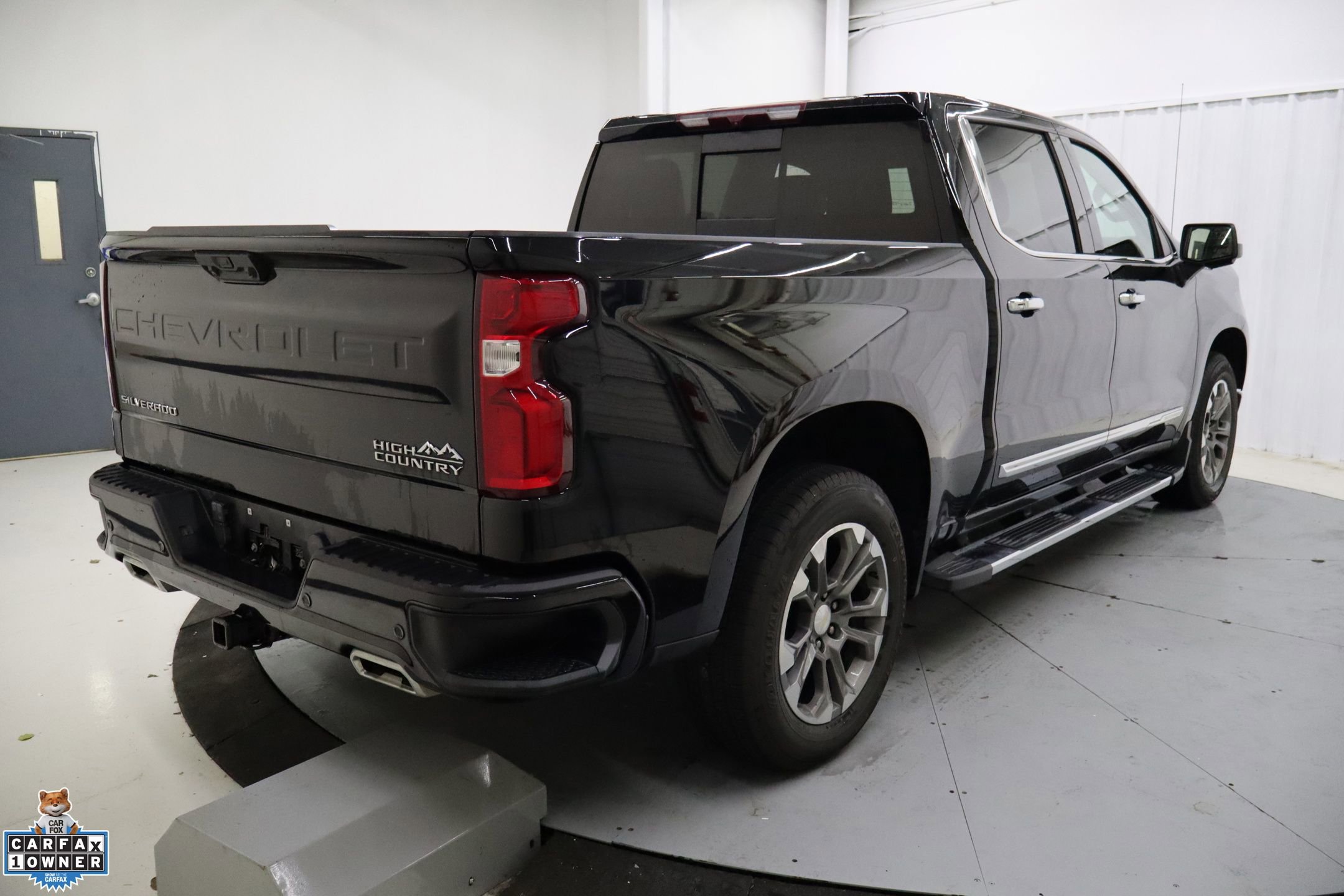 Used 2023 Chevrolet Silverado 1500 High Country image 2