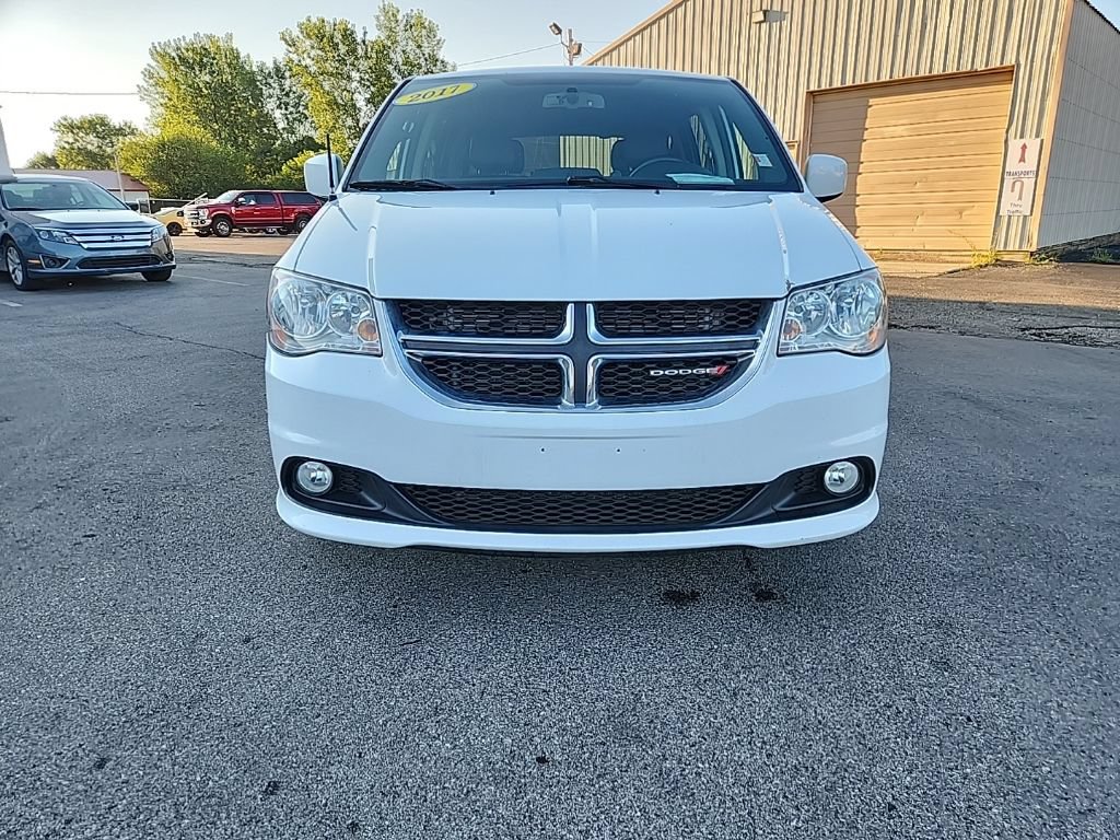 Used 2017 Dodge Grand Caravan SXT FWD image 10
