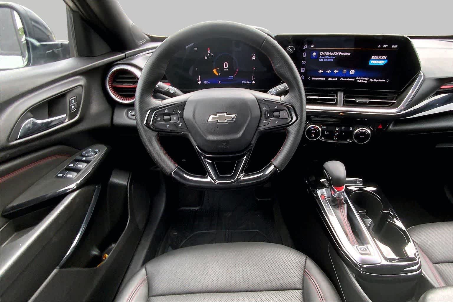 Certified 2025 Chevrolet Trax RS w/ Sunroof Package FWD image 6