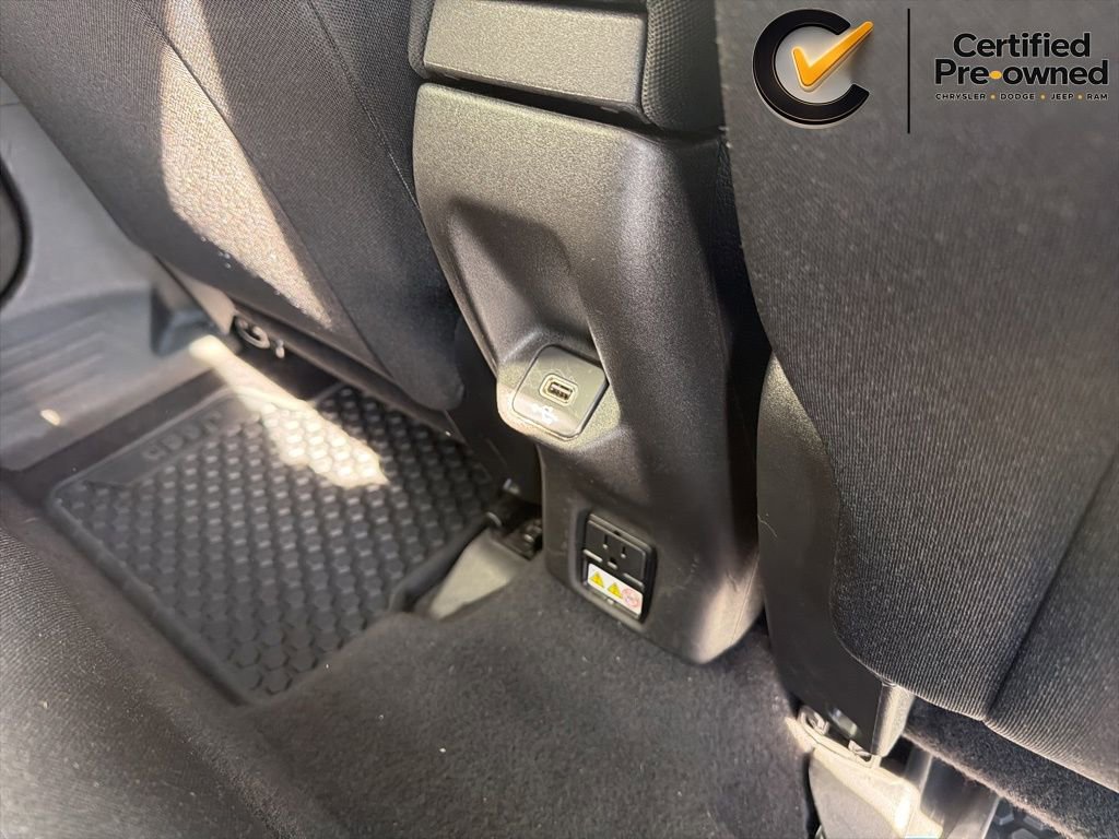 Used 2021 Jeep Renegade Latitude w/ Convenience Group AWD/4WD image 23