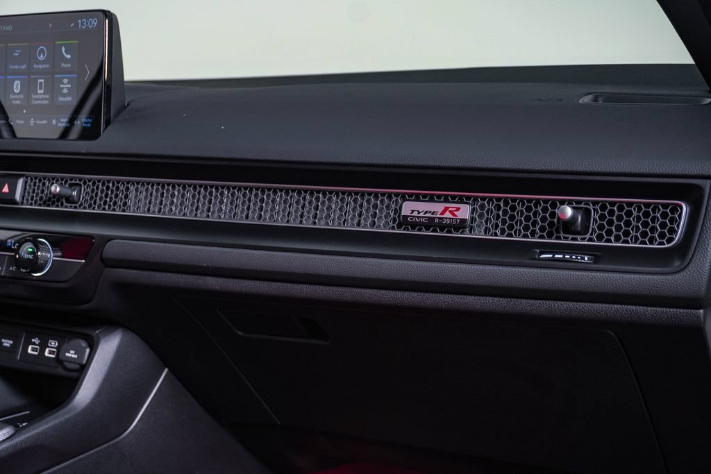 Used 2025 Honda Civic Type R image 17