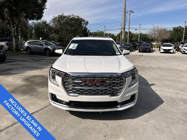 Used 2024 GMC Terrain Denali w/ Denali Premium Package AWD/4WD image 18