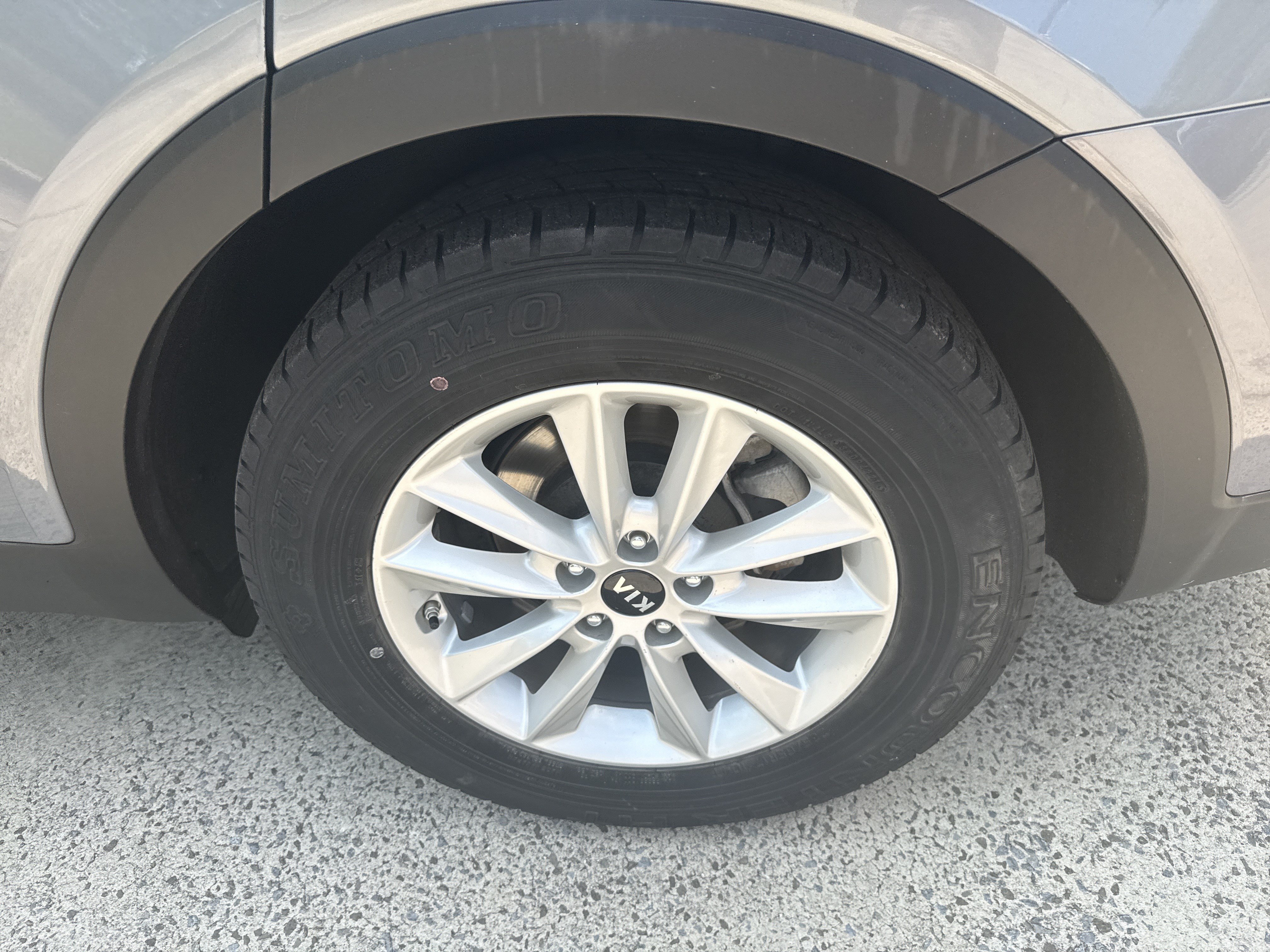 Used 2020 Kia Sorento LX FWD image 19